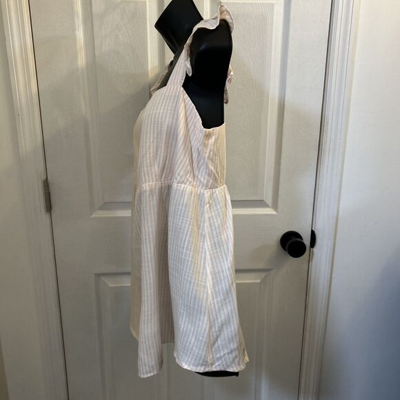 NWT Ingrid & Isabel Maternity Flutter Tank Top Tie Back White Peach Size Small - Picture 12 of 16